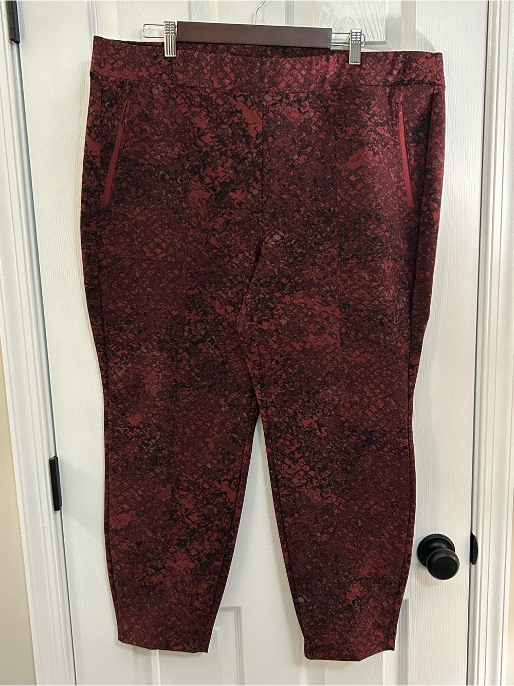 NWT Lane Bryant On-The-Go Stretch Ankle Pants Size 22 Burgundy